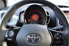 Toyota Aygo - 1.0 5 DEURS X-PLAY NAVI AIRCO CAMERA