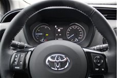 Toyota Yaris - 1.5 HYBRID DYNAMIC NAVI CLIMA CRUISE CAMERA