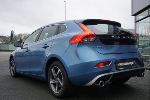 Volvo V40 - 2.0 D2 R-Design Business XENON NAVIGATIE STOELVERWARMING - 1