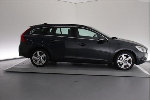 Volvo V60 - T4 Aut. Momentum Driver Support Line - 1