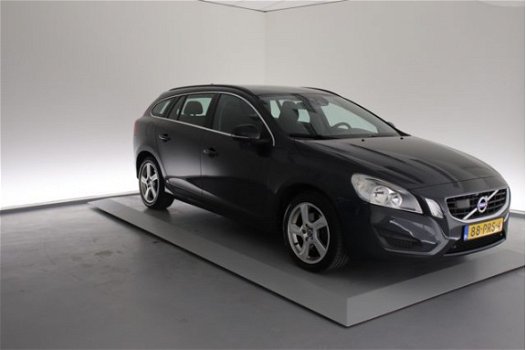 Volvo V60 - T4 Aut. Momentum Driver Support Line - 1