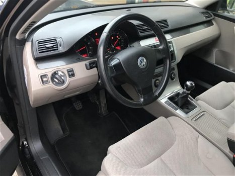 Volkswagen Passat Variant - 2.0 FSI 150PK Comfortline Climate 17'' Trekhaak Cruise - 1