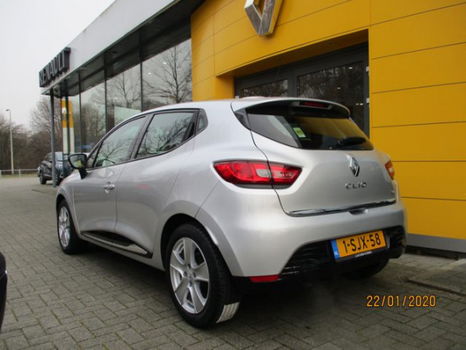 Renault Clio - TCe 90PK Expression AIRCO / *1e EIGENAAR-DEALER ONDERHOUDEN * / NAVI / WINTERSET - 1