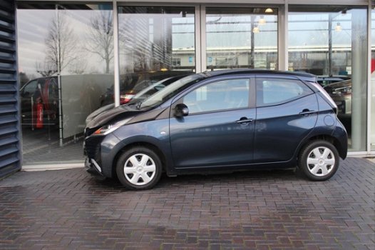 Toyota Aygo - 1.0 VVT-i 69pk 5D x-play - 1