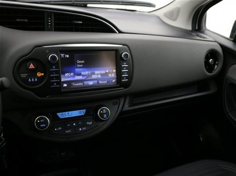 Toyota Yaris - 1.5 Hybrid Active | Design | Safety Sense - 1