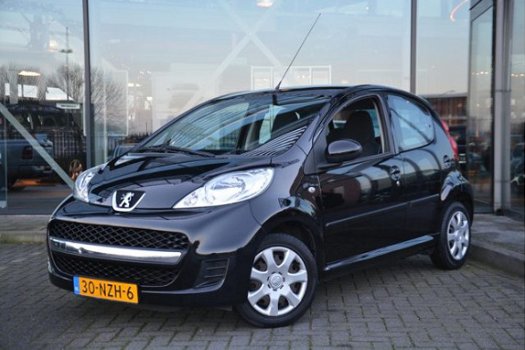 Peugeot 107 - 1.0-12V Millesim 200 Airco / Toerenteller / NAP / 5 deurs - 1