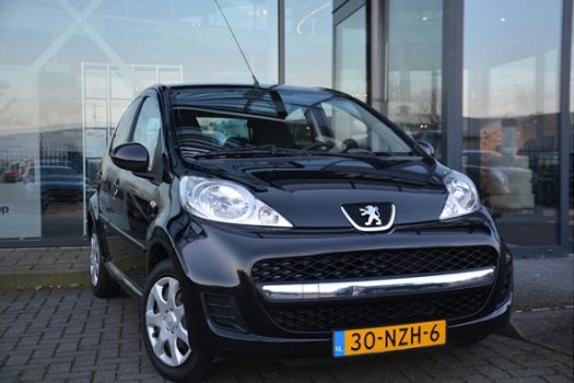 Peugeot 107 - 1.0-12V Millesim 200 Airco / Toerenteller / NAP / 5 deurs - 1