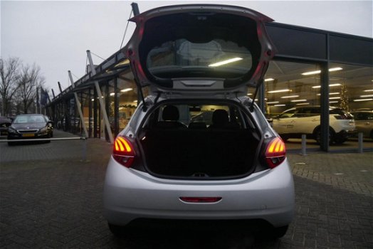 Peugeot 208 - 1.2 PureTech 82PK | AUTOMAAT | NAVIGATIE | CRUISE CONTROLE | - 1