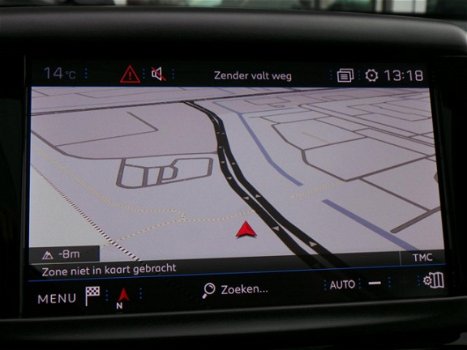 Peugeot 2008 - 1.2 PureTech 110pk EAT Blue Lion Automaat met Navigatie en Panoramadak - 1