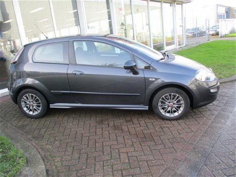 Fiat Punto Evo - 1.3 M-Jet Dynamic Eerste eigenaar. 133.000 Km NAP - 1