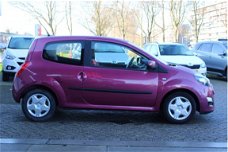 Renault Twingo - 1.2 16V Acces | Bovag Garantie 6 maanden | Rijklaarprijs | Onderhoudsbeurt | Nieuwe