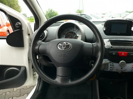 Toyota Aygo - 1.0 VVT-i Comfort Navi Airco Stoelverwarming Elec Pakket Led/Dag Rij verlichting Apk - 1