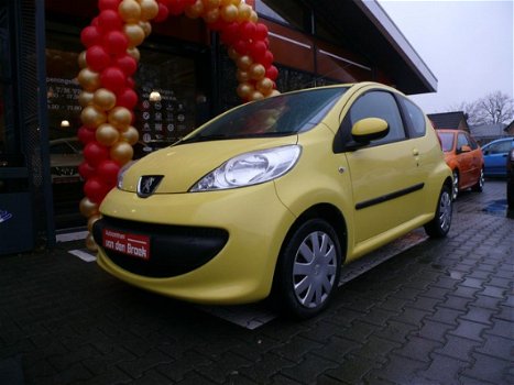 Peugeot 107 - 1.0-12V XS Urban Move Airco Elec Pakket Toerenteller Nieuwe Apk - 1