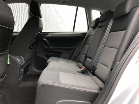 Volkswagen Golf Sportsvan - 1.4 TSI 125PK Comfortline Navigatie wegkl. trekhaak parkeersensoren - 1