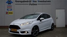 Ford Fiesta - 1.6 ST2 182pk Recaro Navi 17inch LM Clima Keyless Go Stoelverwarming *Nieuwstaat* 4913