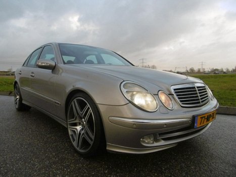 Mercedes-Benz E-klasse - 270 CDI Avantgarde AUTOMAAT TREKHAAK XENON - 1