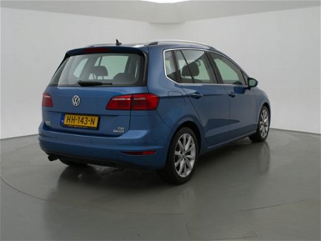 Volkswagen Golf Sportsvan - 1.2 TSI HIGHLINE AUT. + NAVIGATIE / CAMERA / WEGKLAPBARE TREKHAAK - 1