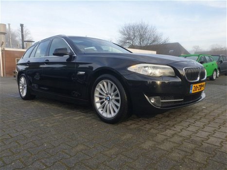 BMW 5-serie Touring - 520d High Executive AUT. *XENON+LEDER+NAVI+PDC+ECC+CRUISE - 1