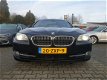 BMW 5-serie Touring - 520d High Executive AUT. *XENON+LEDER+NAVI+PDC+ECC+CRUISE - 1 - Thumbnail