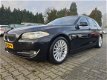 BMW 5-serie Touring - 520d High Executive AUT. *XENON+LEDER+NAVI+PDC+ECC+CRUISE - 1 - Thumbnail