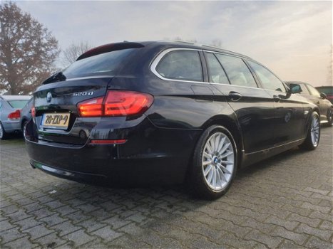 BMW 5-serie Touring - 520d High Executive AUT. *XENON+LEDER+NAVI+PDC+ECC+CRUISE - 1