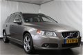 Volvo V70 - 2.4 D5 AWD AUT Summum / Schuifdak / BLIS / Navi - 1 - Thumbnail