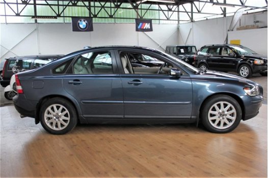 Volvo S40 - 2.5 T5 AWD Kinetic - Automaat - 1