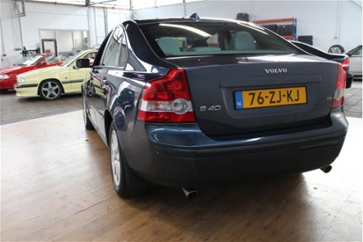 Volvo S40 - 2.5 T5 AWD Kinetic - Automaat - 1