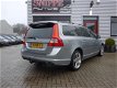 Volvo V70 - 2.0 D3 Limited Edition -VOLLEDER-NAVI-TREKHAAK-REAR ENTERTAINMENT SYSTEM-XENON - 1 - Thumbnail