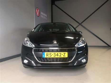 Peugeot 208 - 1.2 PureTech Blue Lease Executive Navigatie, Airco, Cruise control, pdc - 1