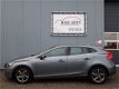 Volvo V40 - 1.6 D2 Momentum Business Navigatie/16inch/Climate - 1 - Thumbnail