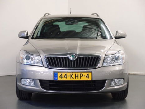 Skoda Octavia Combi - 1.4 TSI Ambition Bns Line PDC CLIMA CRUISE TREKHAAK - 1