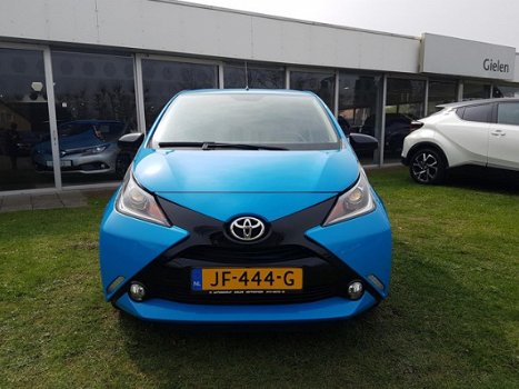 Toyota Aygo - 1.0 VVT-i 69pk 5D x-cite | LM Velgen, Camera, Privacy Glass, Zeer compleet - 1