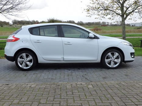 Renault Mégane - TCe 115 Collection | Trekhaak | PDC | 17´´ LM Velgen RIJKLAARPRIJS inclusief afleve - 1