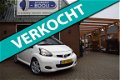 Toyota Aygo - 1.0-12V Comfort Navigator AIRCO/5 DRS/NAVI-ELEKTR-PAKKET/NWE APK - 1 - Thumbnail