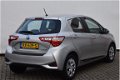 Toyota Yaris - 1.5 HYBRID DESIGN RED - NAVIGATIE - 1 - Thumbnail