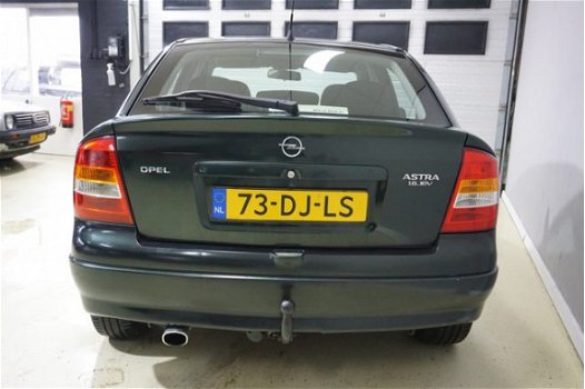 Opel Astra - 1.8-16V CDX - 1