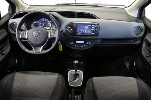 Toyota Yaris - 1.5 Hybrid Aspiration NAVIGATIE + AUTOMAAT - 1