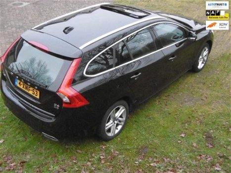 Volvo V60 - D6 AWD/Sch.dak/On-Call+St.kach/Xenon/Terra Sport-Leder-Off-Black Hemel//Inr&gar.Mogelijk - 1