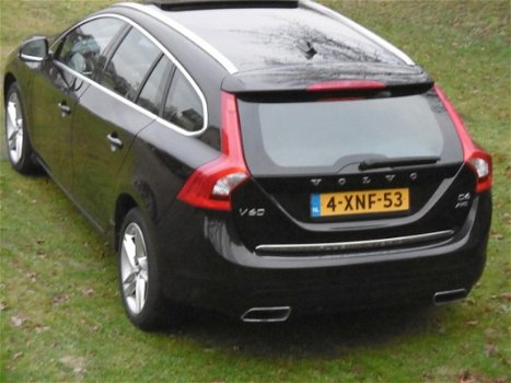 Volvo V60 - D6 AWD/Sch.dak/On-Call+St.kach/Xenon/Terra Sport-Leder-Off-Black Hemel//Inr&gar.Mogelijk - 1