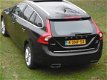 Volvo V60 - D6 AWD/Sch.dak/On-Call+St.kach/Xenon/Terra Sport-Leder-Off-Black Hemel//Inr&gar.Mogelijk - 1 - Thumbnail