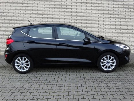 Ford Fiesta - 1.0 TURBO 100PK TITANIUM 5 DRS NAVI / SYNC / PARKEERHULP V+A - 1