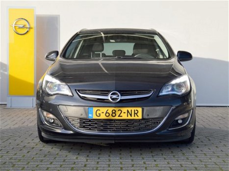 Opel Astra Sports Tourer - 1.6 Turbo 180 pk Sport Xenon / AGR comfortstoelen / Navigatie / Parkeerse - 1