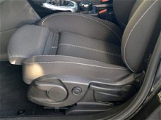 Opel Astra Sports Tourer - 1.6 Turbo 180 pk Sport Xenon / AGR comfortstoelen / Navigatie / Parkeerse