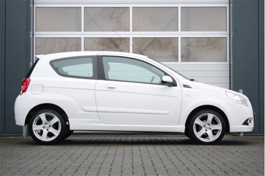 Chevrolet Aveo - 1.2 16V LS+ Airco/Stuurbekrachtiging/Elek.Ramen/C.V./Radio.CD/LM.Velgen/65.638km - 1