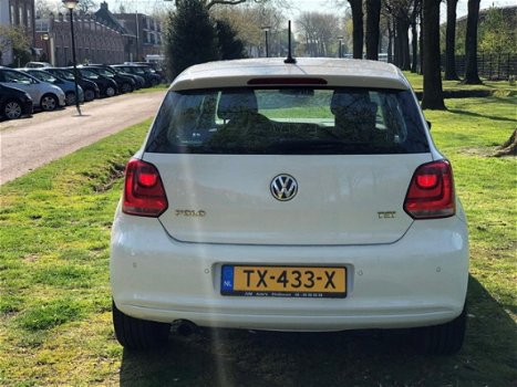 Volkswagen Polo - 1.4-16V Highline airco dsg automaat navigatie nw apk lmvelgen stoelverwarming - 1