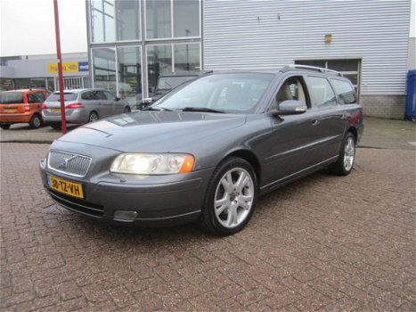 Volvo V70 - 2.4 Edition Sport l Leer l Xenon l Navi l Automaat - 1