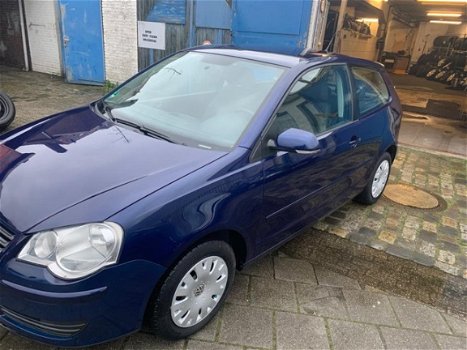 Volkswagen Polo - 1.4-16V Trendline - 1