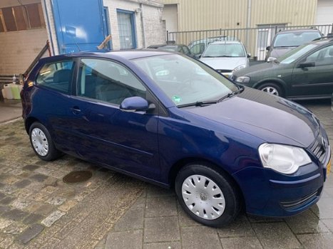 Volkswagen Polo - 1.4-16V Trendline - 1