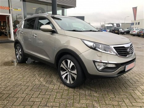 Kia Sportage - 2.0 X-clusive Navigatie, camera, PDC, Clima control, keyless , leer , etc - 1